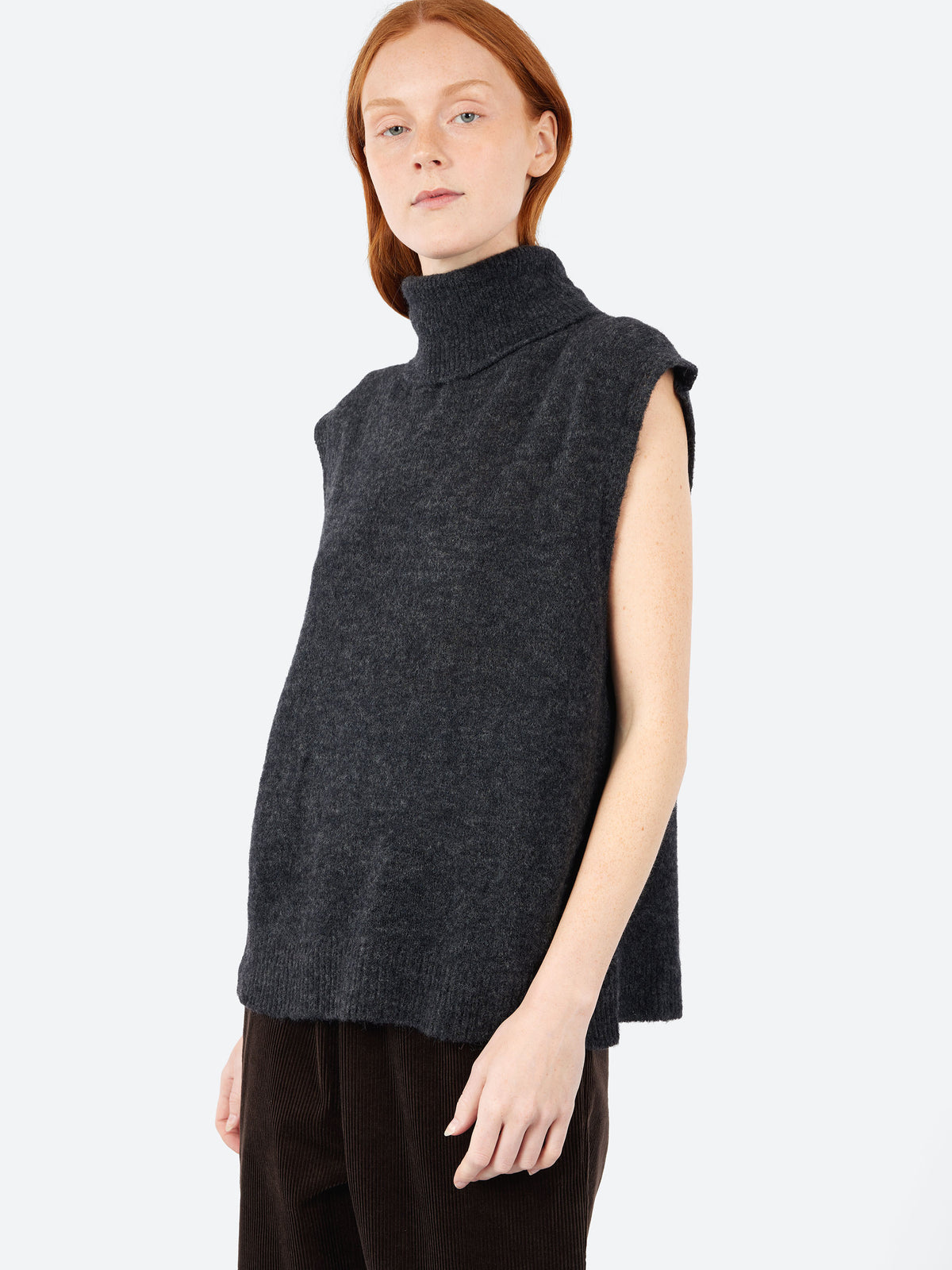 12470 Turtleneck Vest