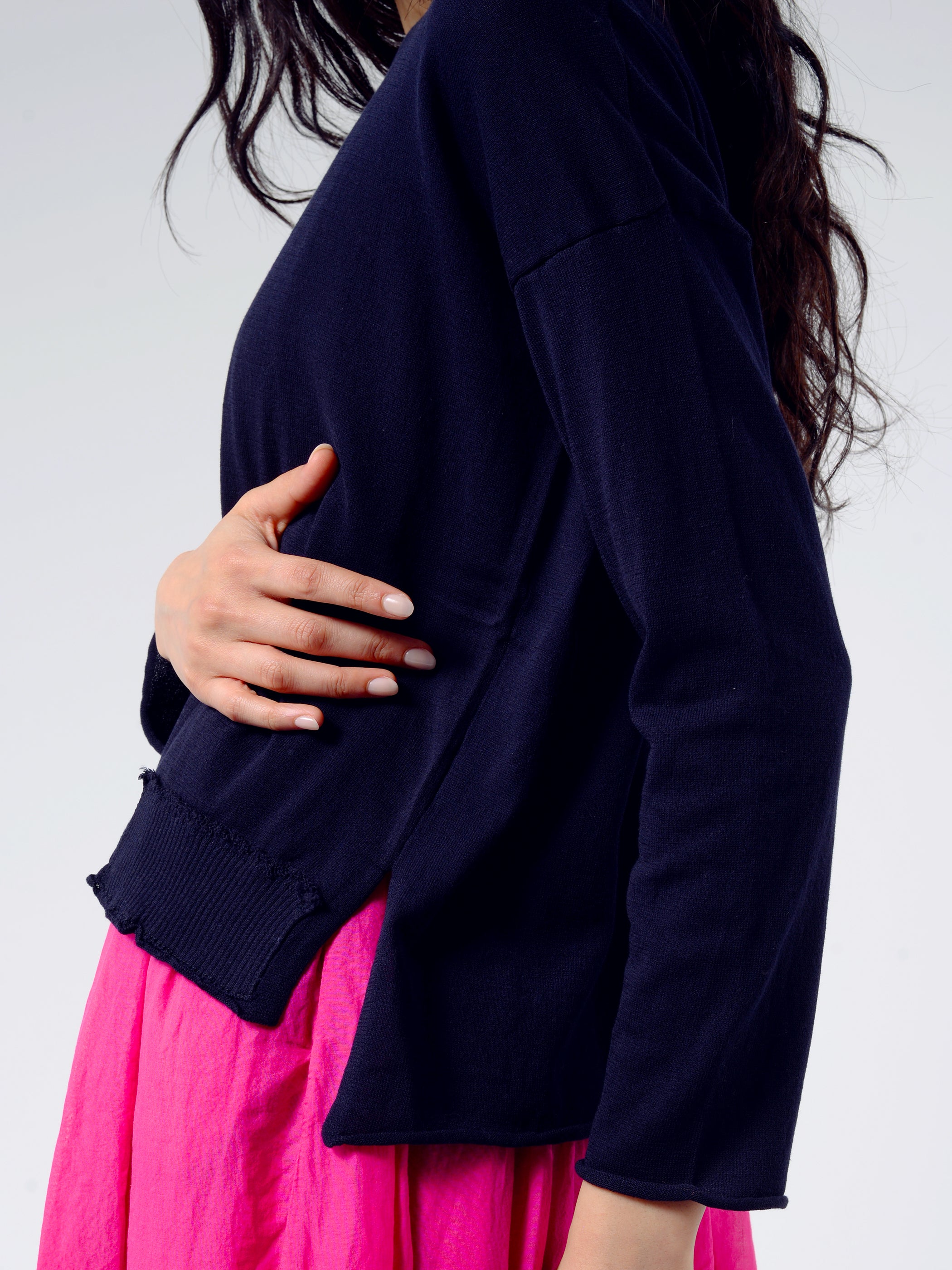 2359 V Neck Pullover