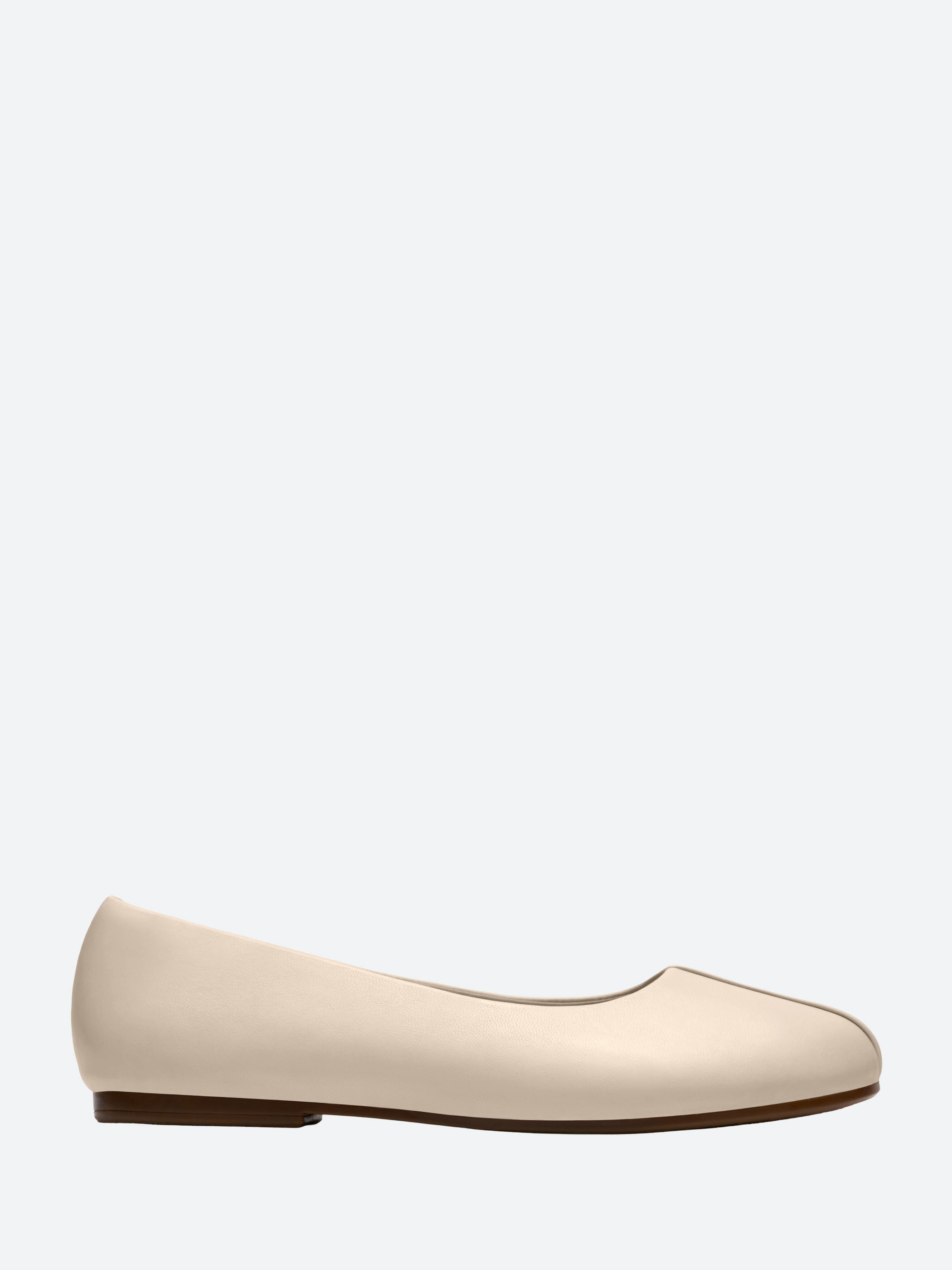 Clarks - Livia Lily in Cream Leather – gravitypope