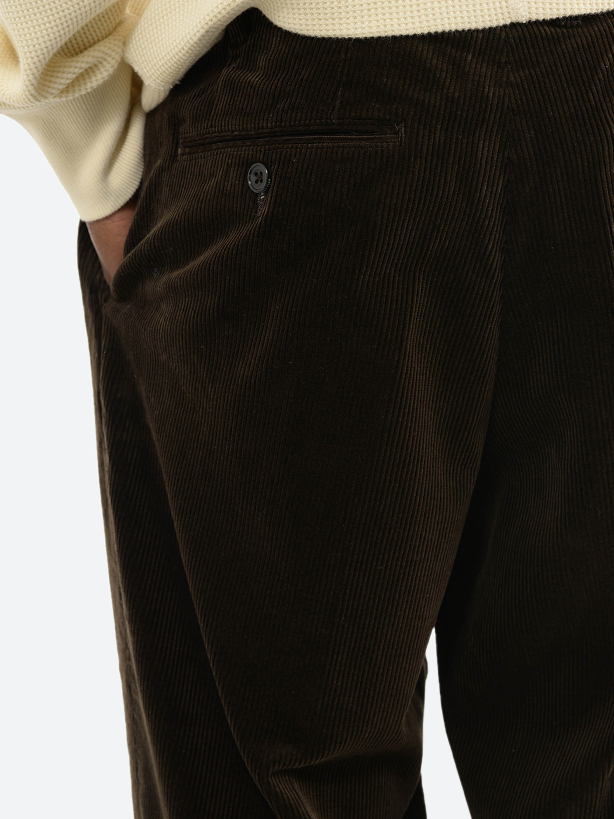 BEAMS PLUS - 2 Pleat Corduroy Pants in Dark Brown – gravitypope