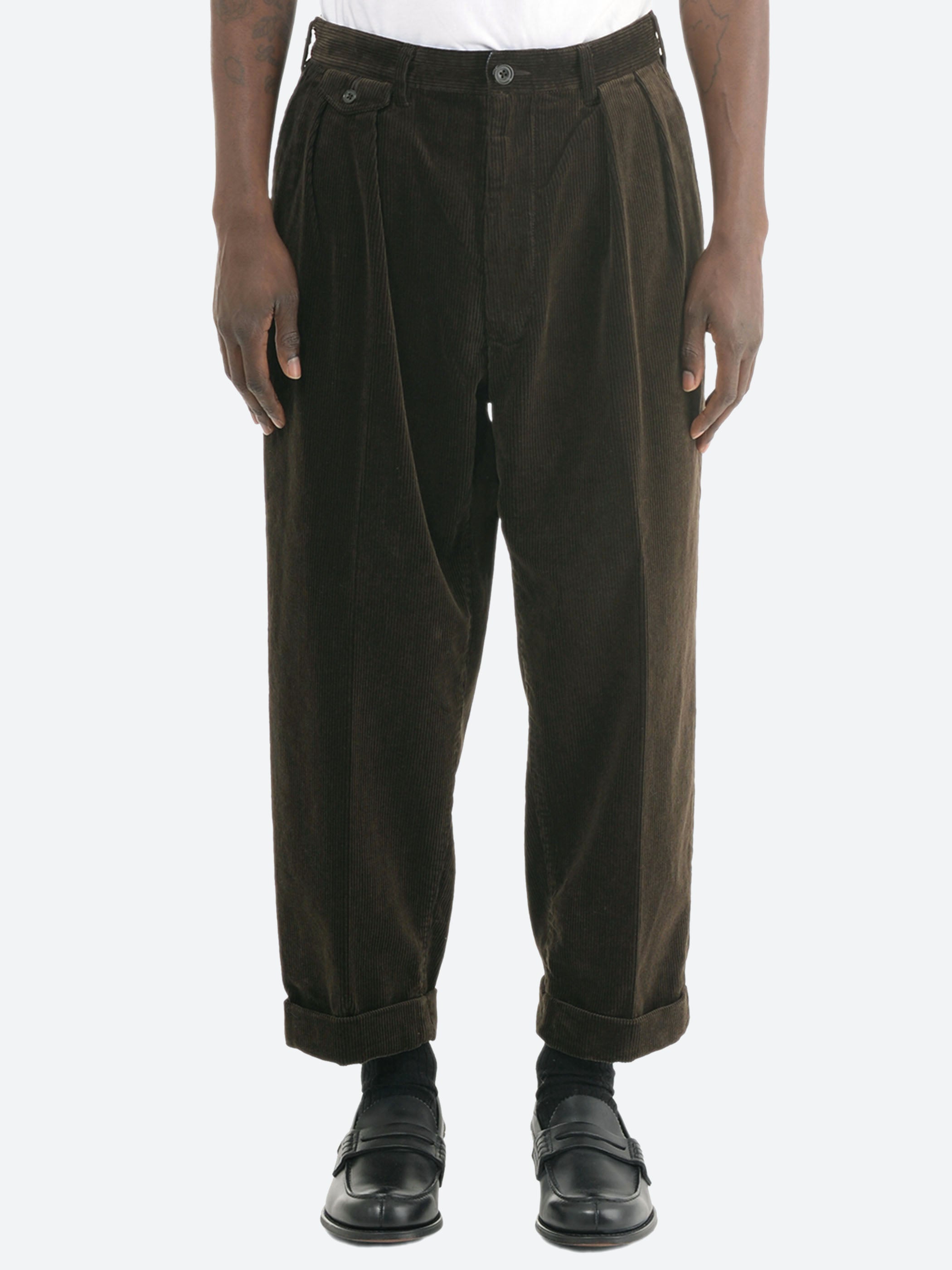 パンツ BEAMS PLUS 2 Pleats Tapered Corduroy Beams Plus Men's 2 Pleat Corduroy Pant in Dark Green Beams Plus