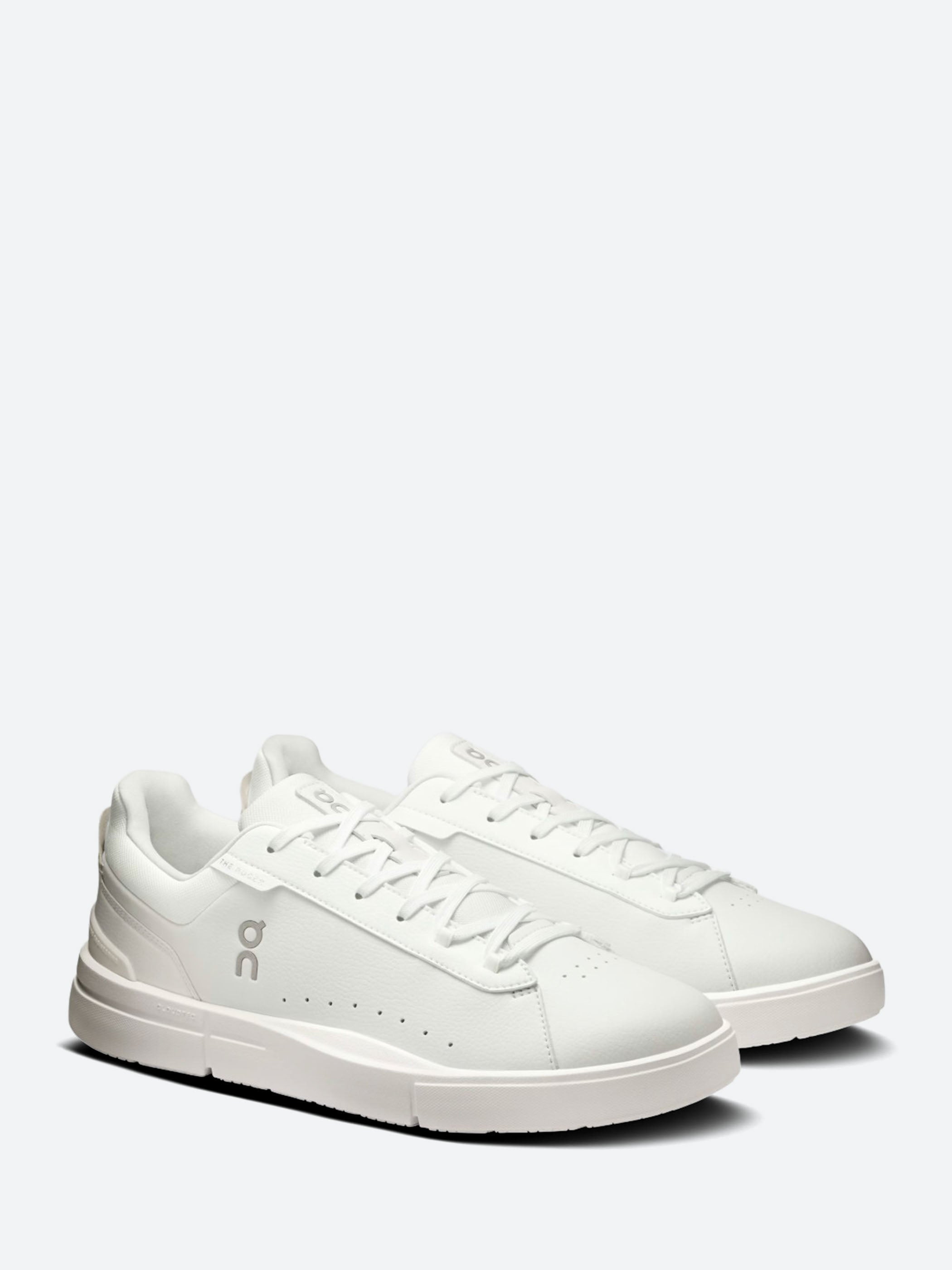 On - The Roger Advantage in White and White – gravitypope