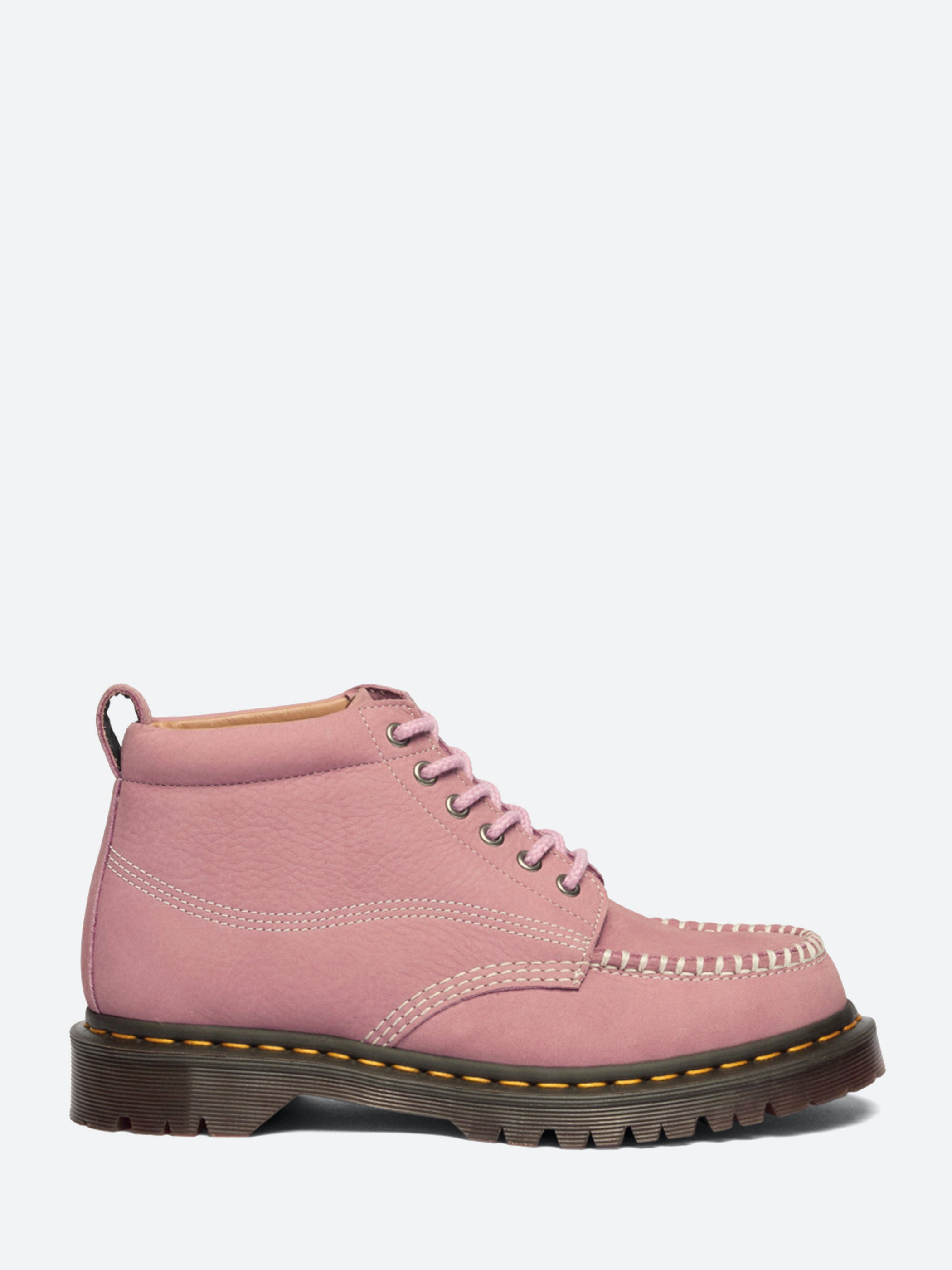 ローズマリー Dr. Martens - Lowell Chukka in Dusty Rose Milled Nubuck – gravitypope