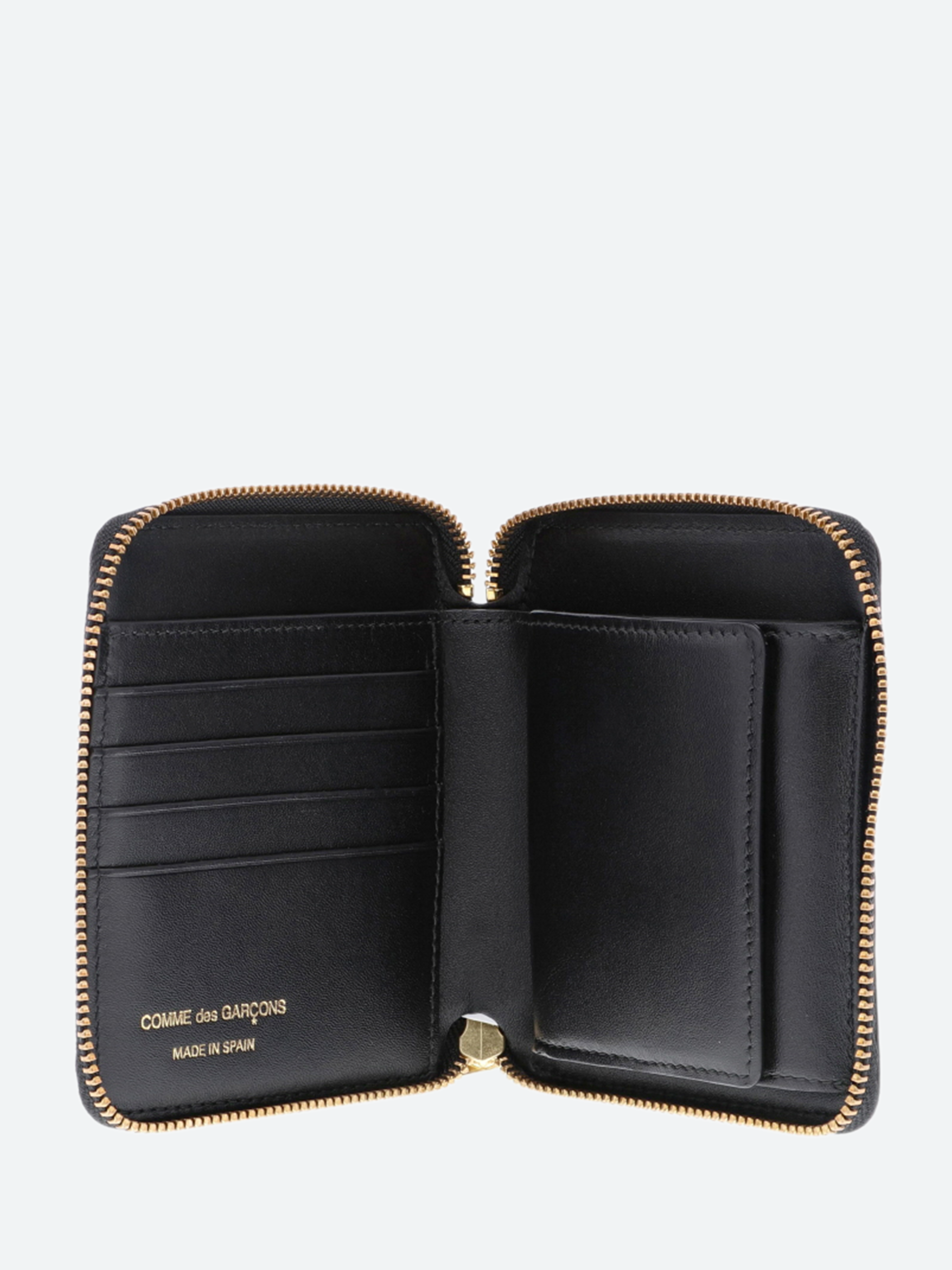 SA210EA Classic Leather Embossed A Wallet