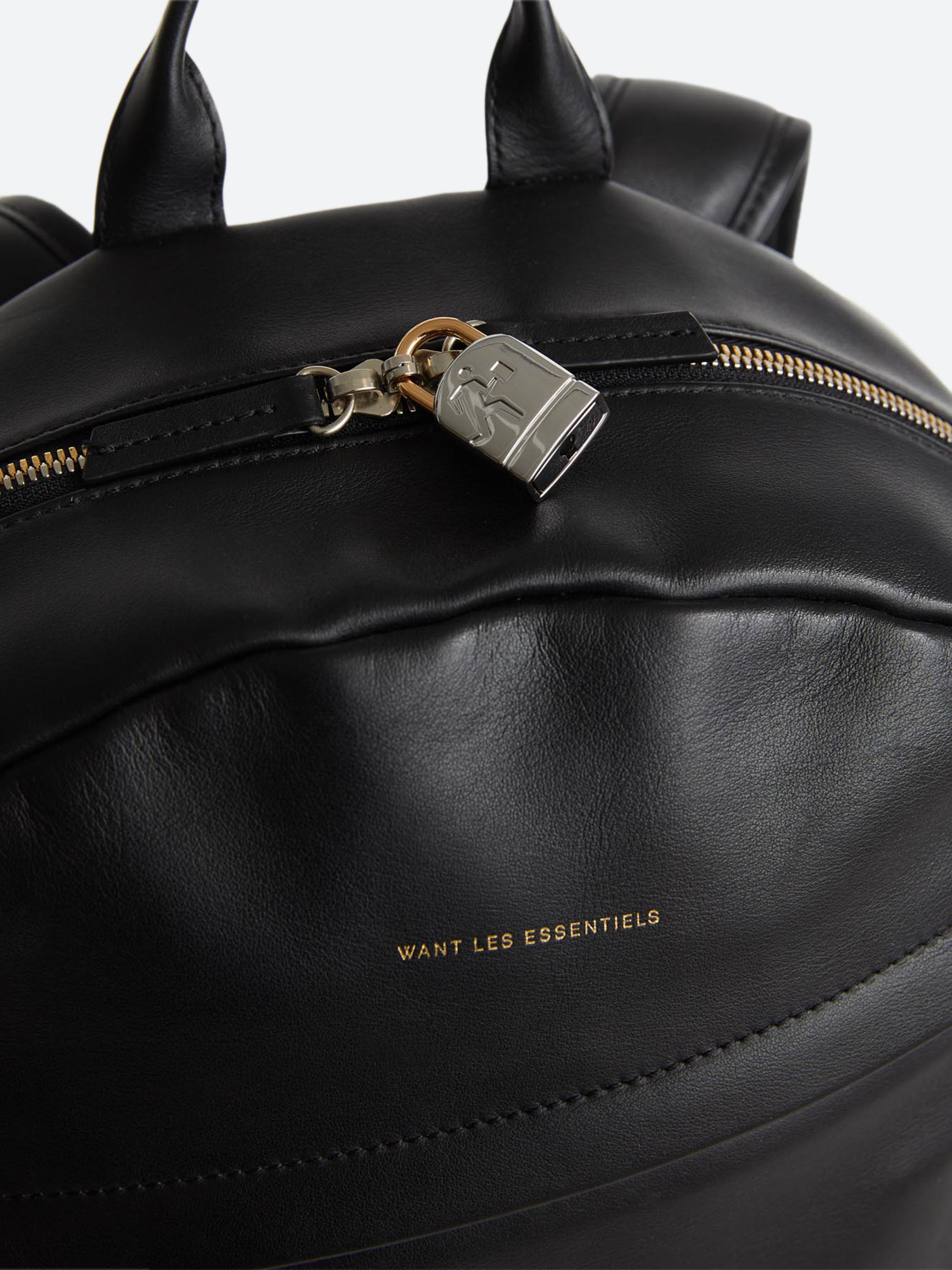 Want les essentiels backpack sale hotsell