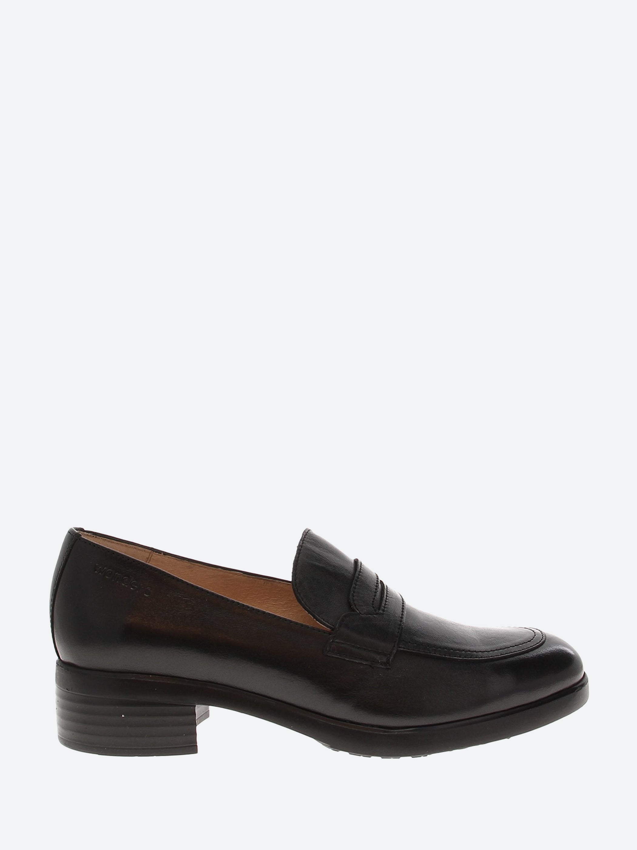 D-9320 Loafer