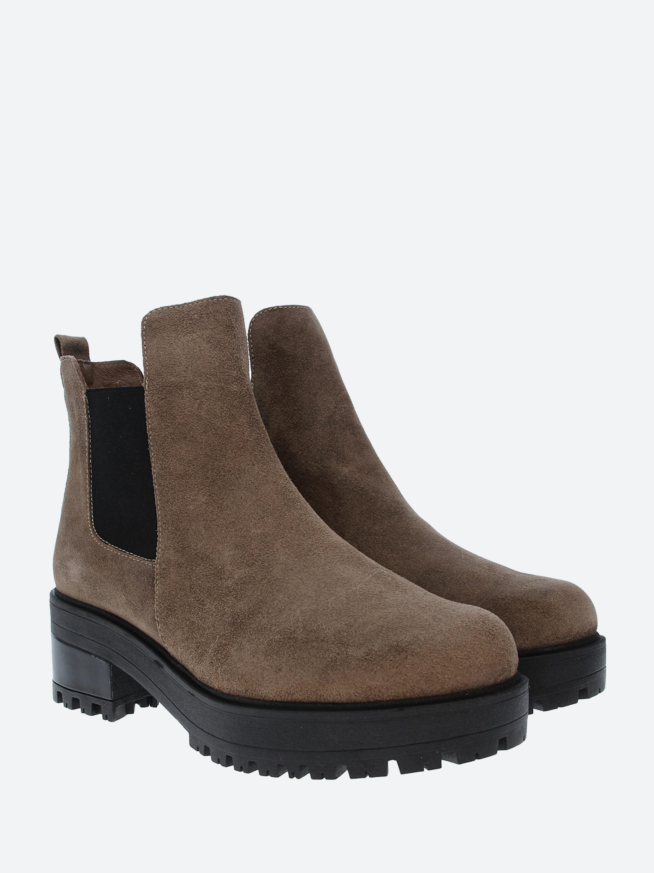 Chelsea Boot