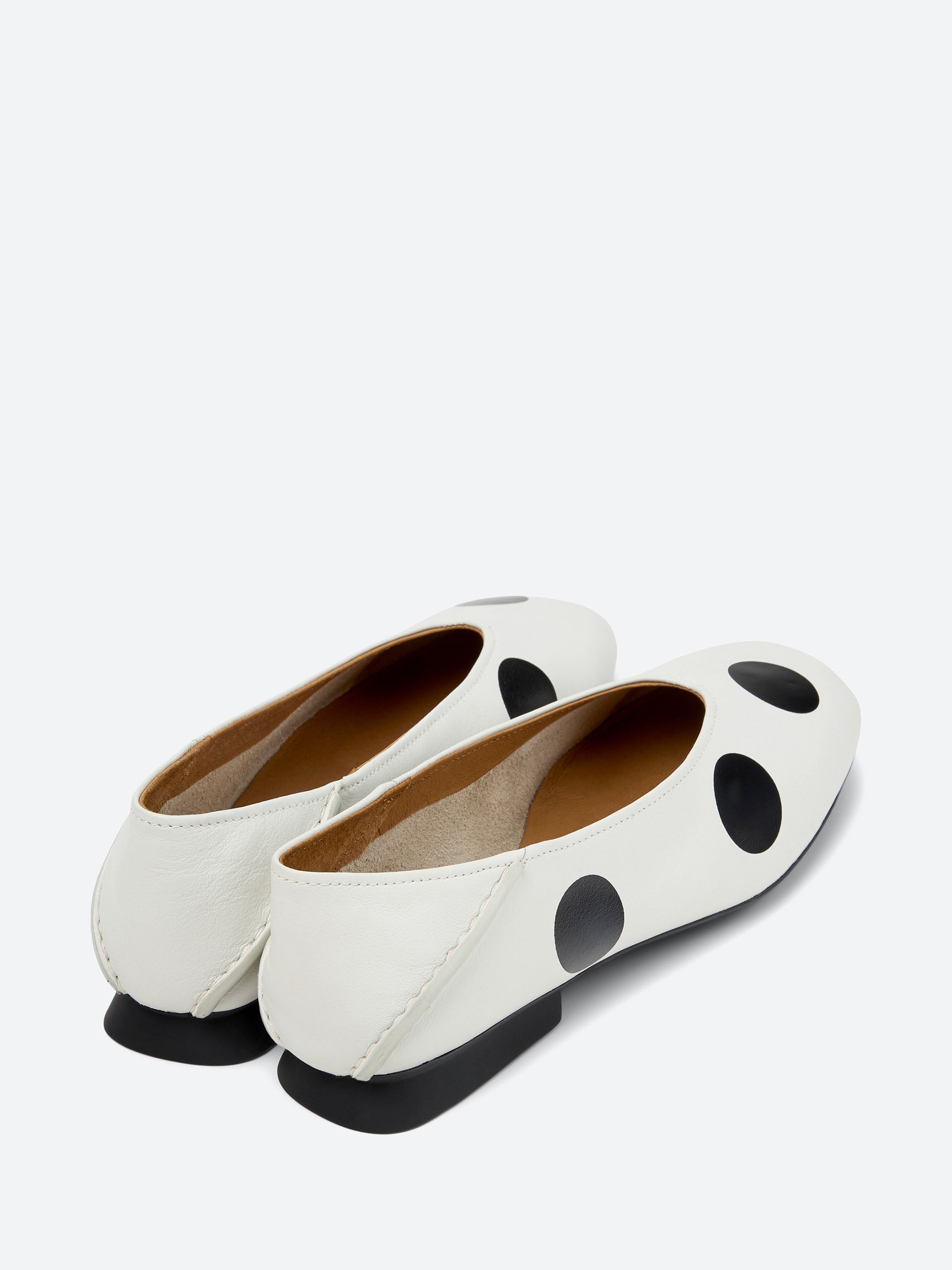 Camper - Twins Casi Myra in White and Black – gravitypope