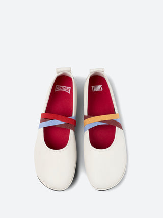 Camper Twins Right Nina