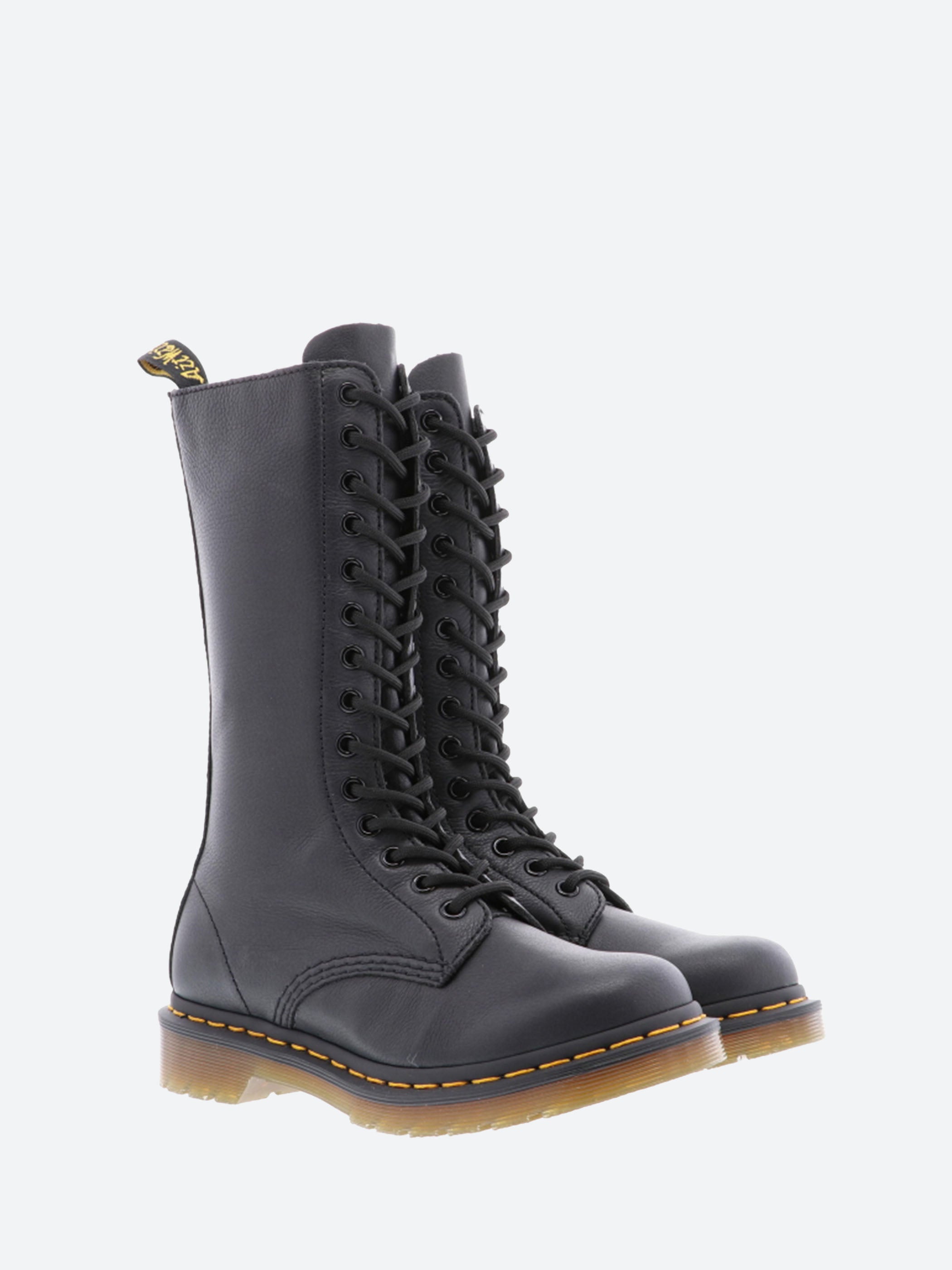 Dr. Martens - 1B99 in Black Virginia – gravitypope