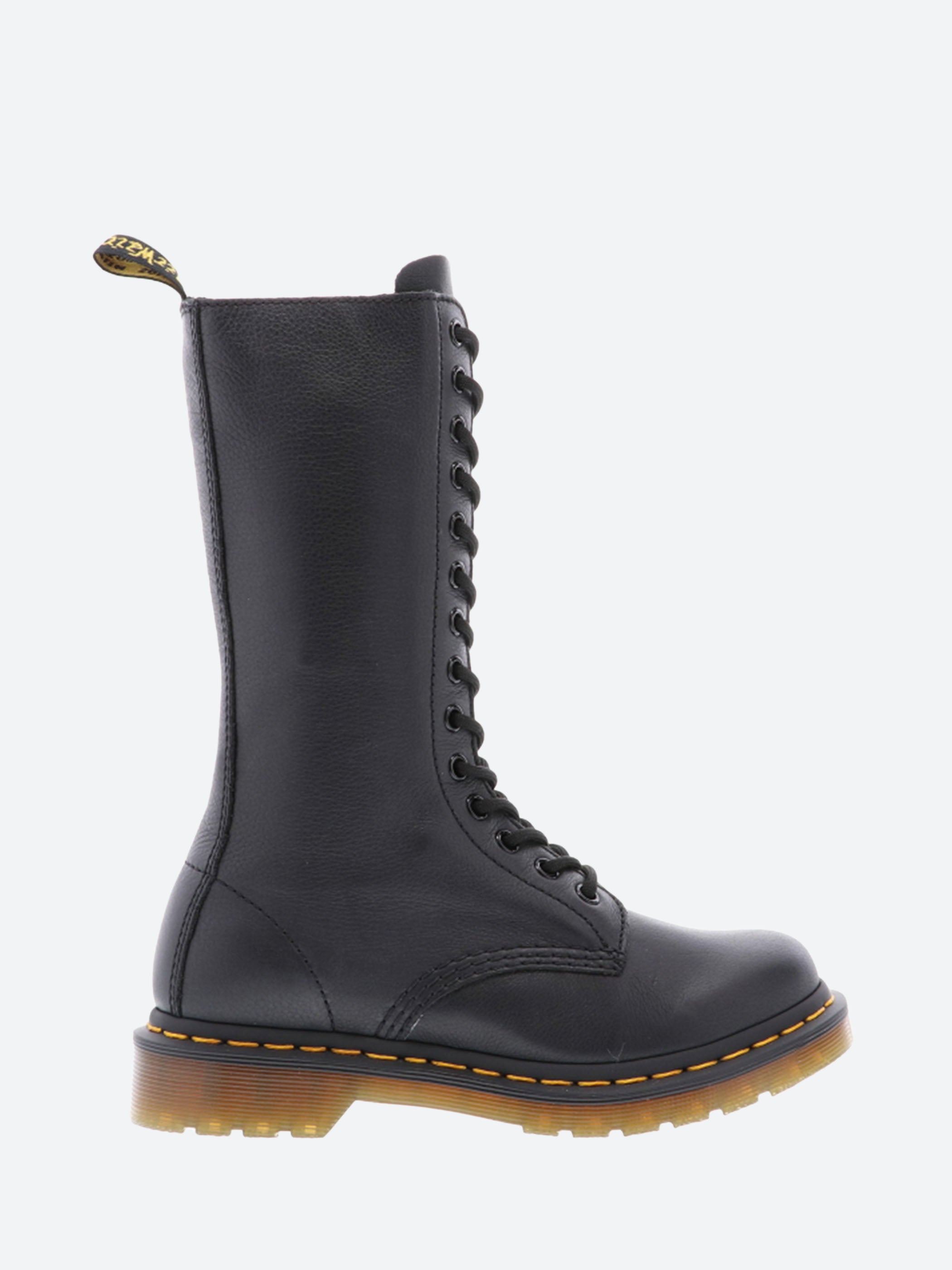 Dr. Martens - 1B99 in Black Virginia – gravitypope
