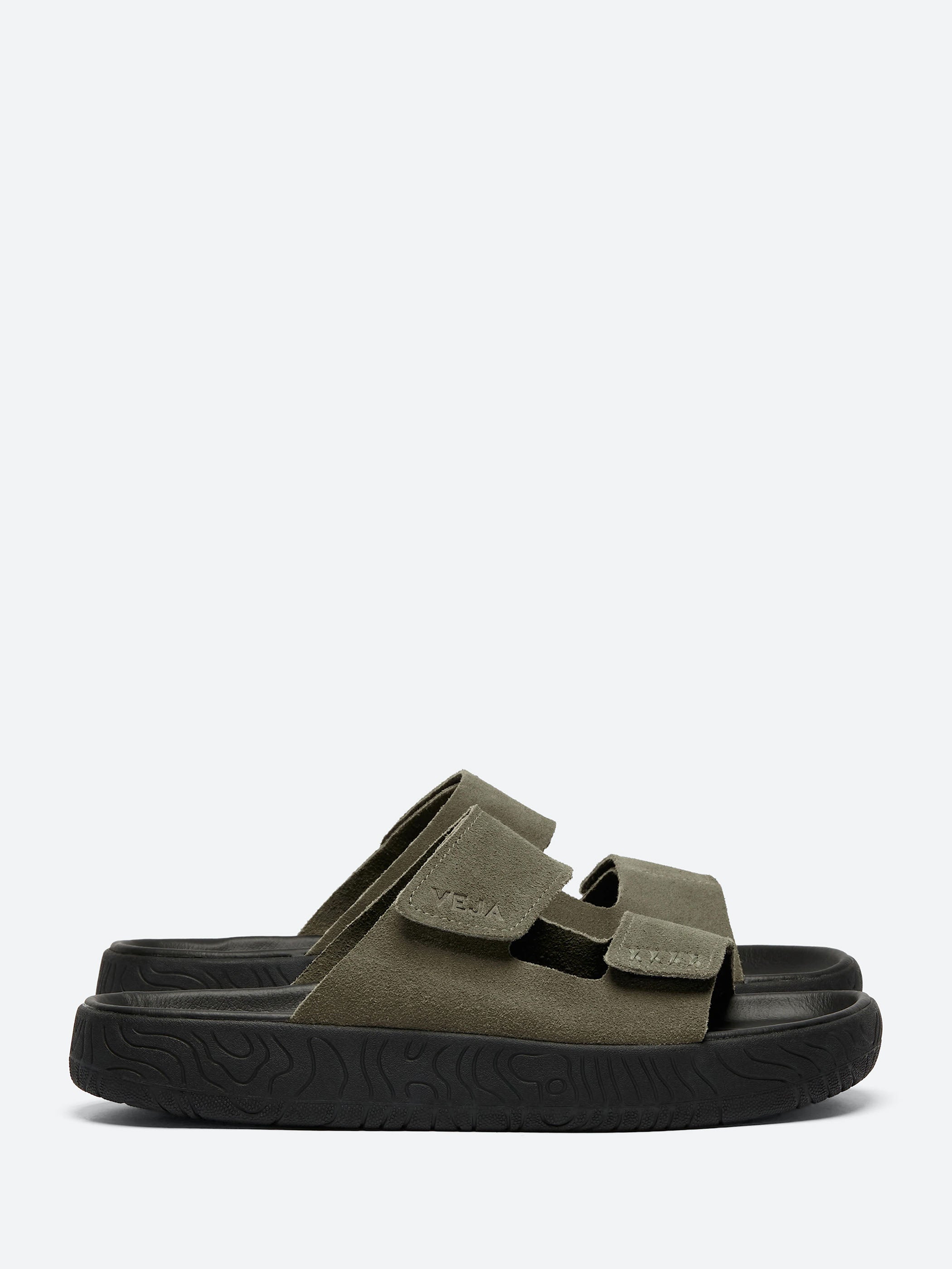 Veja - V-12 Leather in White, Marsala and Nautico – gravitypope