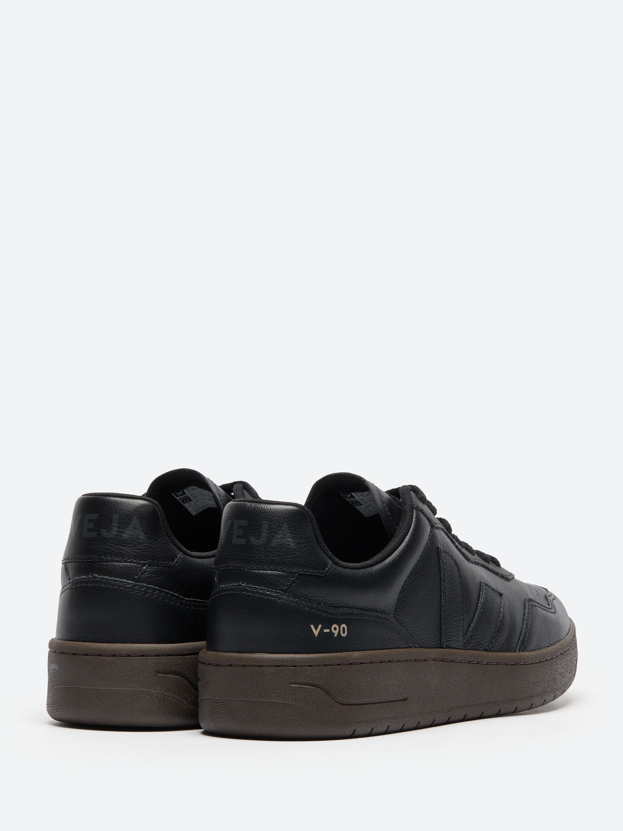 Veja - V-90 Suede in Walnut/Black – gravitypope