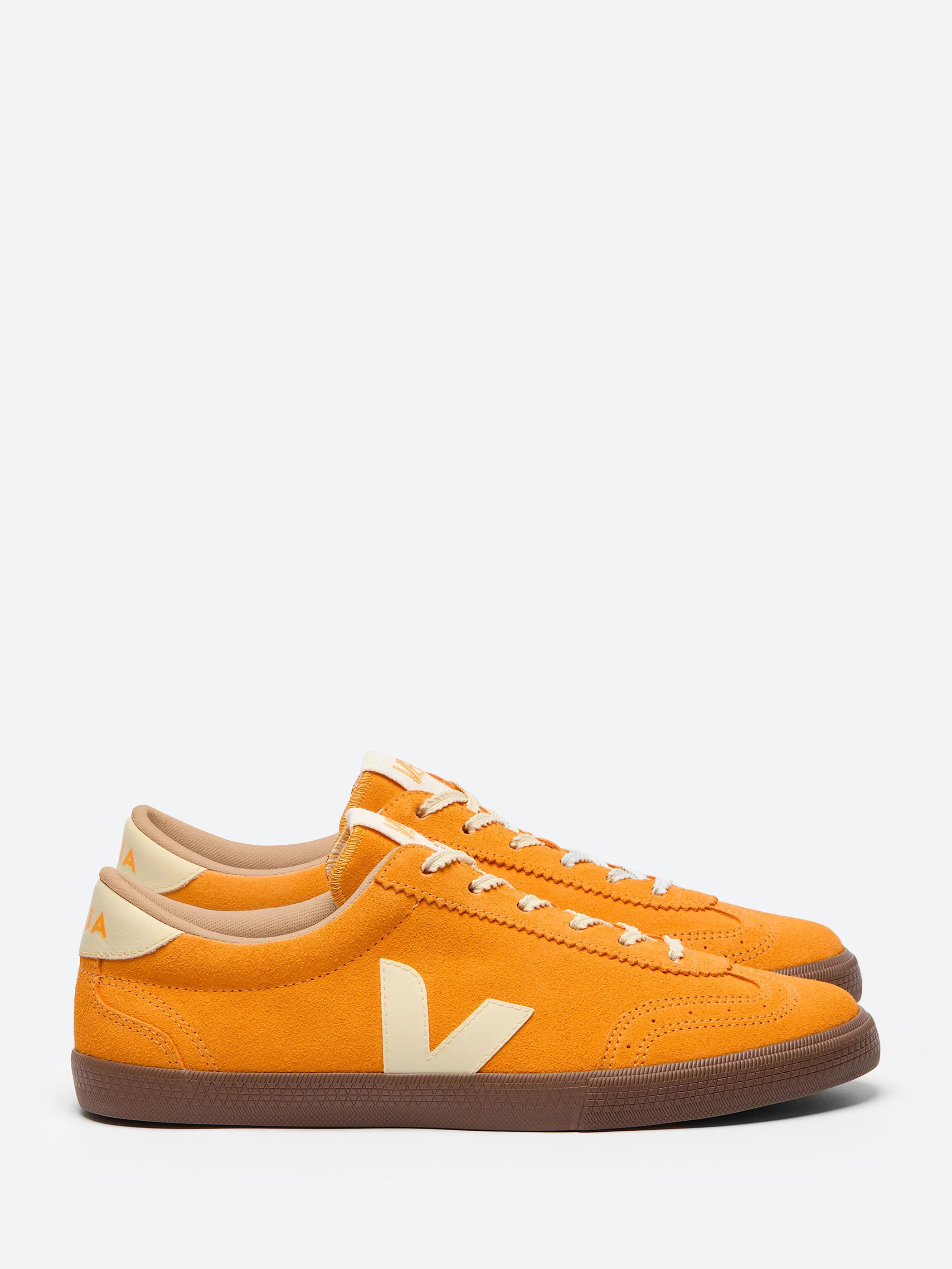 Veja - Volley O.T. Leather in Mango, Calcaire and Bark – gravitypope
